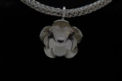 11038 Water lily -pendant 27mm