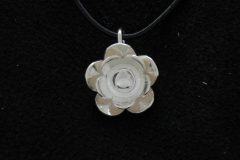 11039 Water lily -pendant 21mm