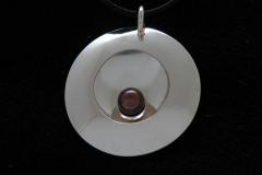 11042 Embrace -pendant